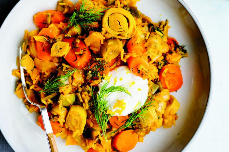 Geschmorter Lauch mit Karotte,  Reis und Dille