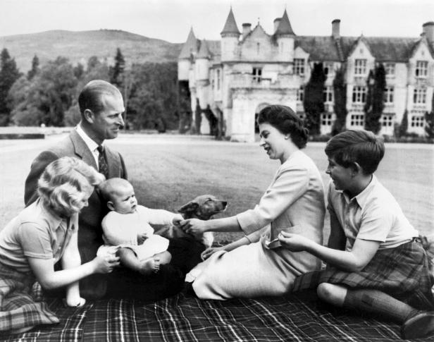 ELIZABETH II-FAMILY