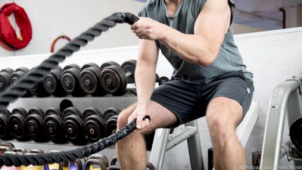 HIIT lässt sich mit vielen Sportarten kombinieren - selbst mit Exoten wie Battle Rope