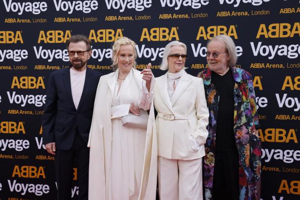 ABBA Voyage opening performance