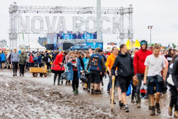 NOVA ROCK 2022: BESUCHER / CAMPINGPLATZ