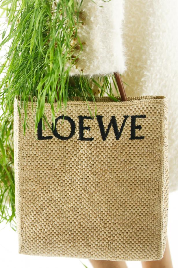 Loewe - Runway - Paris Men's Fashion Week S/S 2022-2023