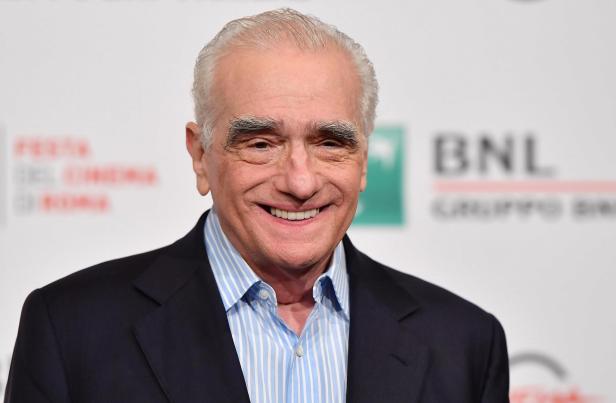 Porträt von Martin Scorsese, der in die Kamera lächelt.