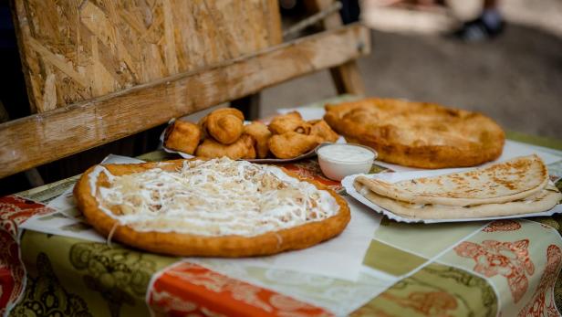 Lángos zählt zu den beliebtesten Nationalgerichten Ungarns