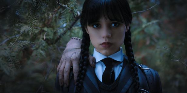 Szenenbild aus der Netflix-Serie "Wednesday" Szenenbild aus der Netflix-Serie "Wednesday"