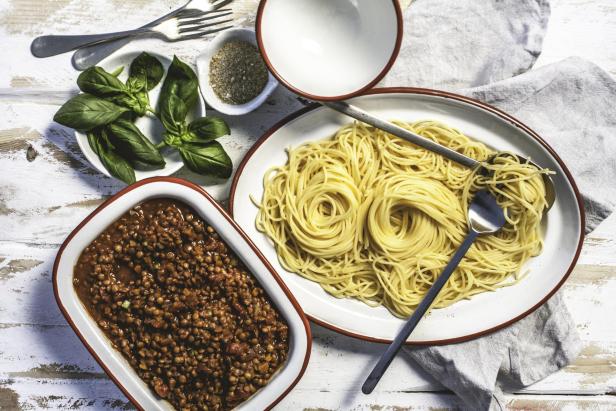 Spaghetti and Lentil Bolognese Sauce - Stock-Fotografie