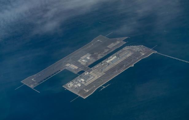 Kansai International Airport in Osaka of Japan aerial view from airplane - Stock-Fotografie