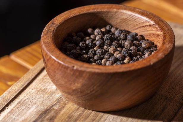 Black pepper grains - Stock-Fotografie