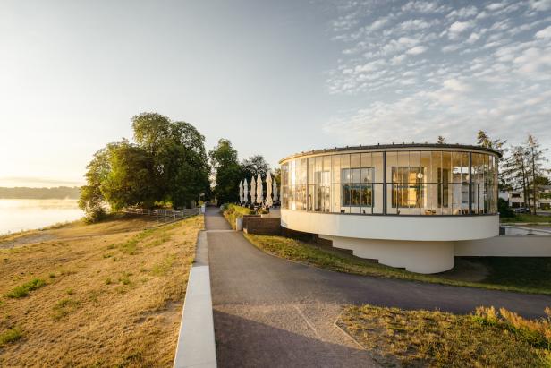 Dessau-Roßlau: Kornhaus an der Elbe vom Bauhaus-Architekt: Carl Fieger 