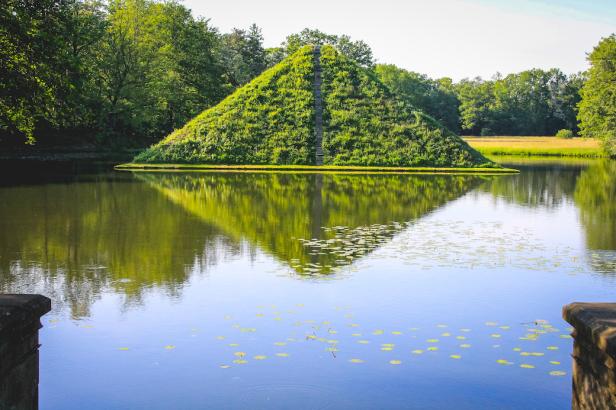 Cottbus: Wasserpyramide im Fürst-Pückler-Park 