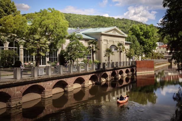 Bad Kissingen: Fränkische Saale mit Wandelhalle, UNESCO Weltkulturerbe