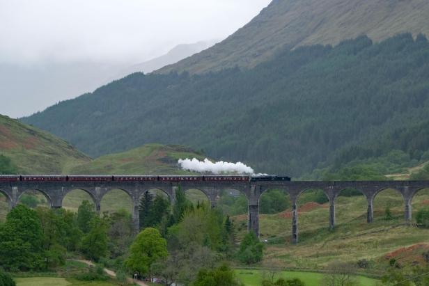 Ein Highlight: der dampfende Jacobite Steam Train.