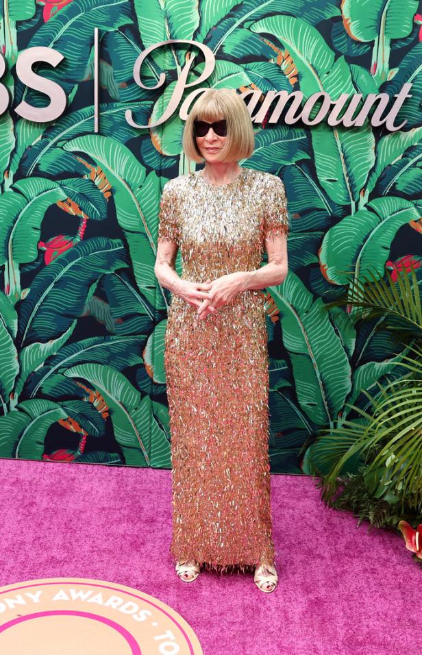 Anna Wintour in Valentino