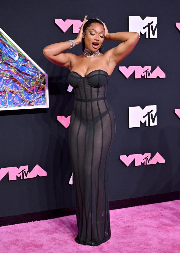 Megan Thee Stallion auf den VMAs trägt schwarzes Korsettkleid