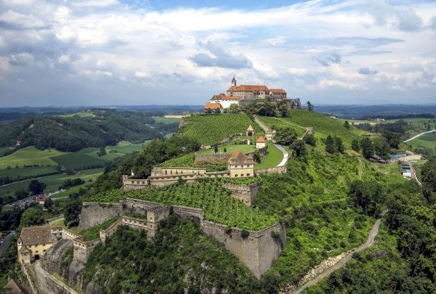 Riegersburg auf einem Hügel, Steiermark, Bezirk Fürstenfeld