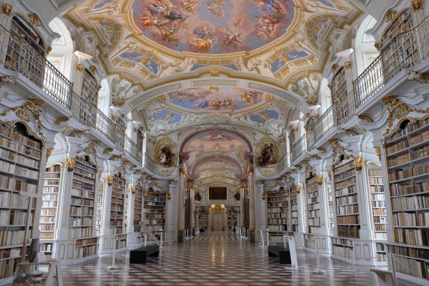 Admont besitzt den weltweit größten klösterlichen Büchersaal.