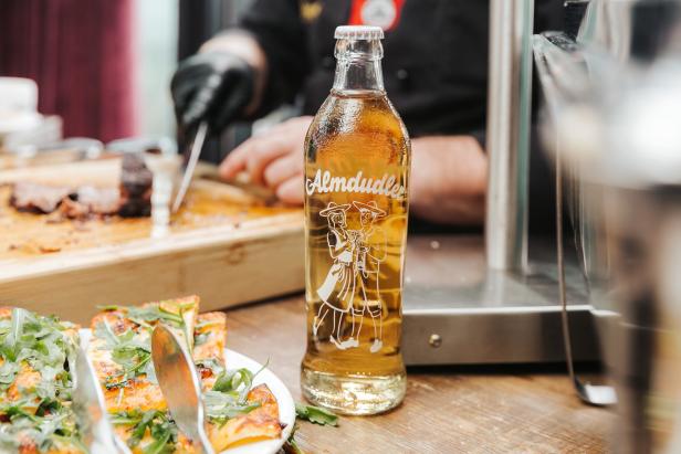 Flasche Almdudler