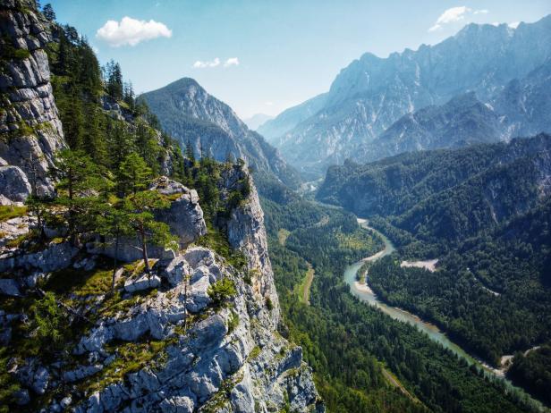 Schlucht mit Blick aufs Tal, Nationalpark Gesäuse