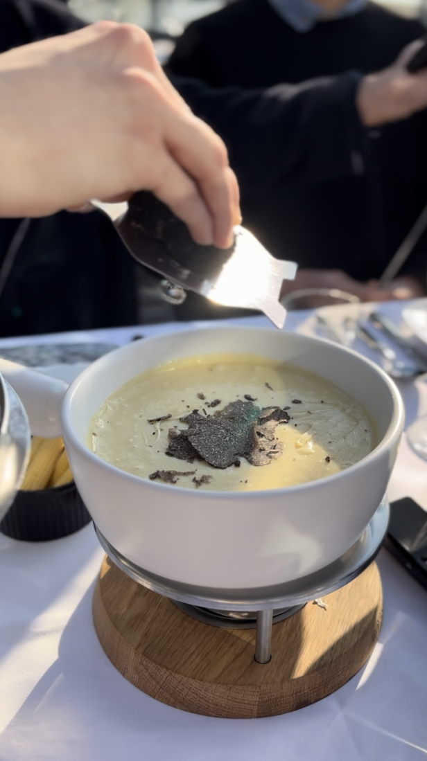 Deluxe-Version: getrüffeltes Käsefondue 