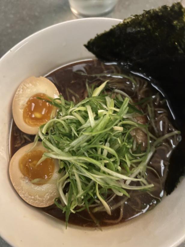 Tonkotsu Ramen mit Schweinebauch in Ivan Ramen