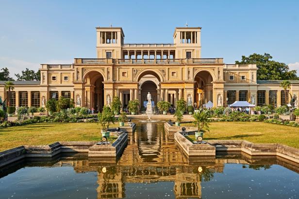 Potsdam: Orangerieschloss im Park Sanssouci