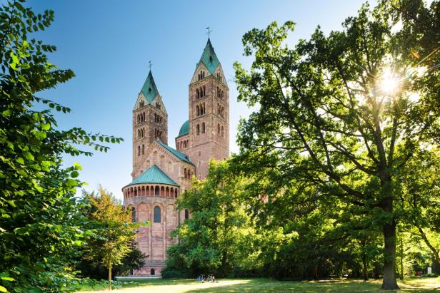 Dom zu Speyer im Grünen