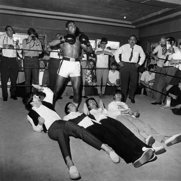 Cassius Clay schlägt Beatles K.O.