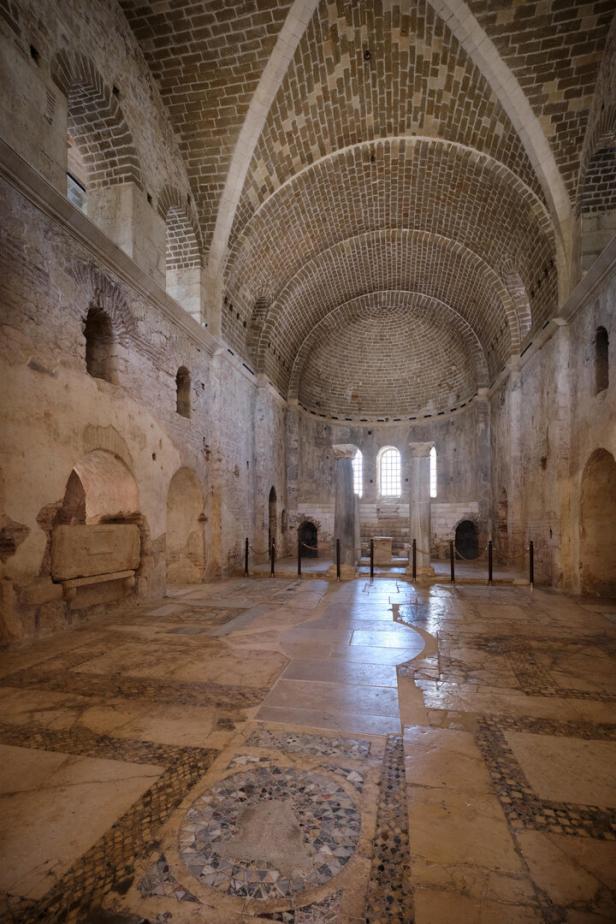 Die Nikolaskirche in Myra von innen