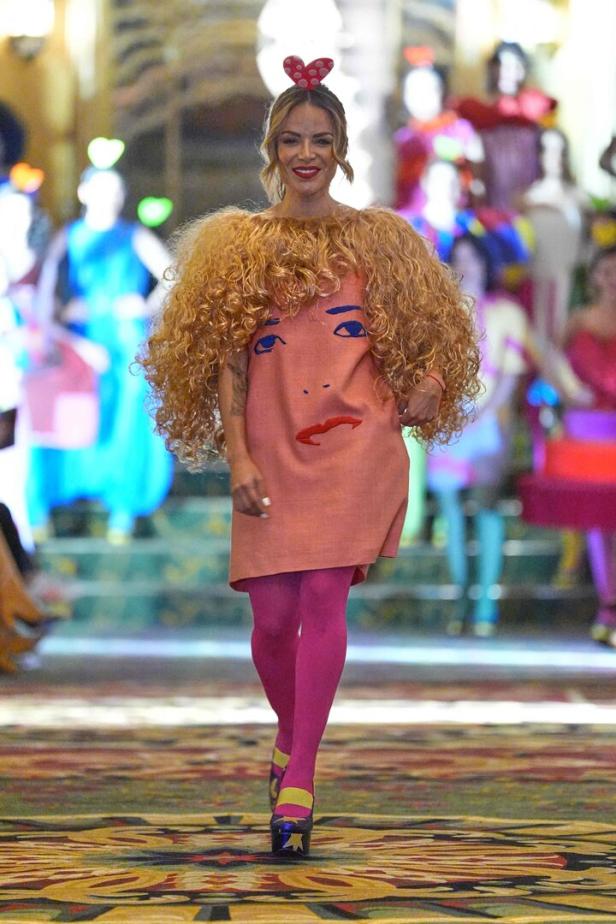 New York Fashion Week 2024: FDLA 15th Anniversary Award Ceremony und Runway Show zu Ehren von Agatha Ruiz De La Prada