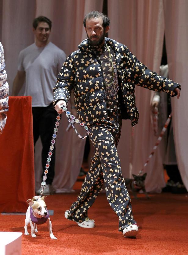 Fashion Week 2024: Rachel Antonoff und Susan Alexandra "Best of Show": Jedes Model hatte einen Hund aus dem Tierheim dabei. 