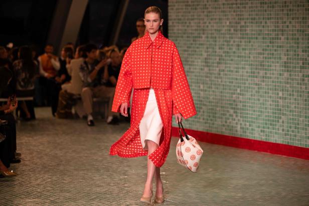 Tory Burch Modell während der New York Fashion Week