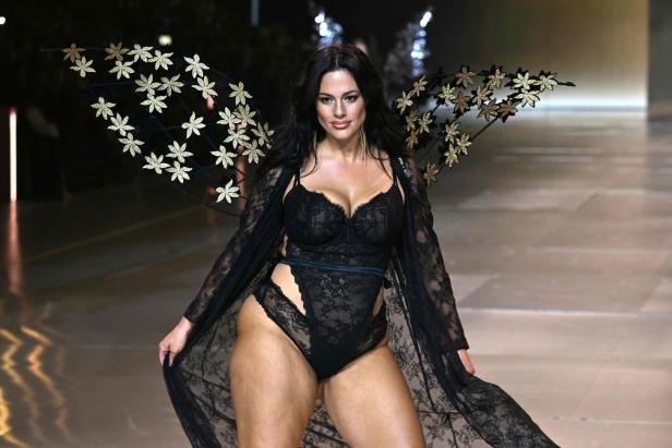 Plus-Size-Model Ashley Graham bei der Victoria's Secret Show 2024