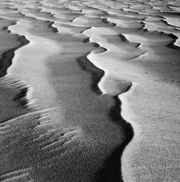 Mächtige Sanddünen von oben fotografiert