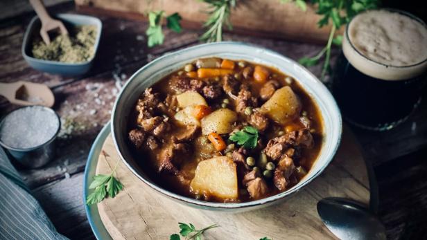 Irish Stew eignet sich auch für das Wintergrillen