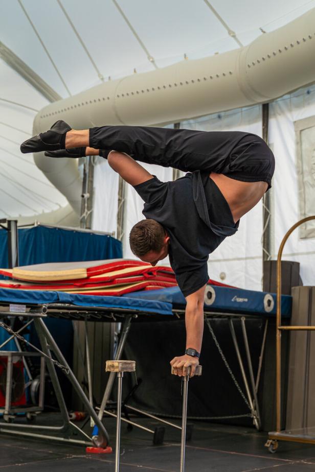 Arsenii Khrapeichuk, Cirque du Soleil