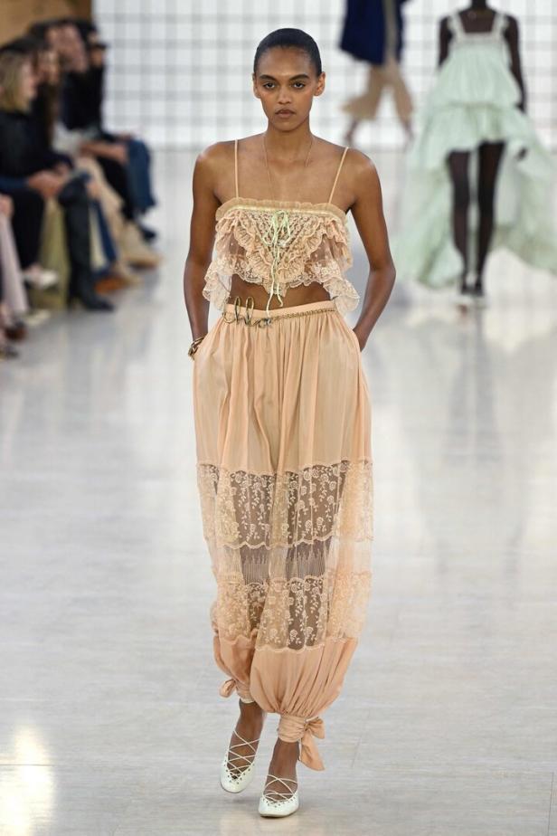 FASHION-FRANCE-WOMEN-CHLOE