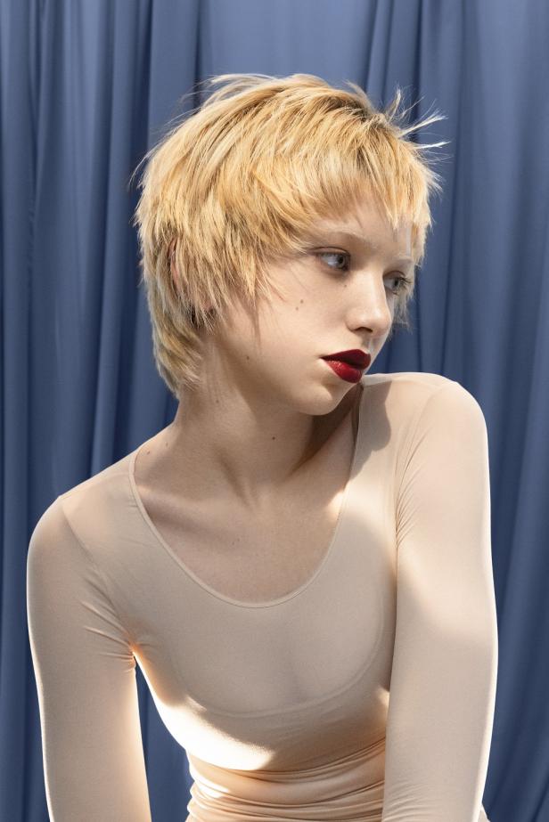 Model aus dem Salon Steinmetz-Bundy mit Trendfrisur 2025 Model aus dem Salon Steinmetz-Bundy mit Trendfrisur 2025