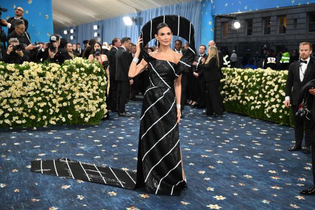 US-ENTERTAINMENT-FASHION-METGALA-CELEBRITY-MUSEUM-RED CARPET