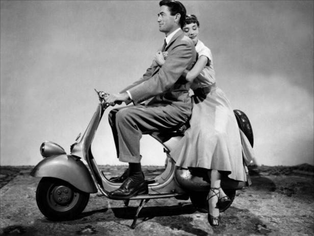 Audrey Hepburn und Gregory Peck in Roman Holiday Aufnahmedatum geschätzt ACHTUNG NUTZUNG NUR BE