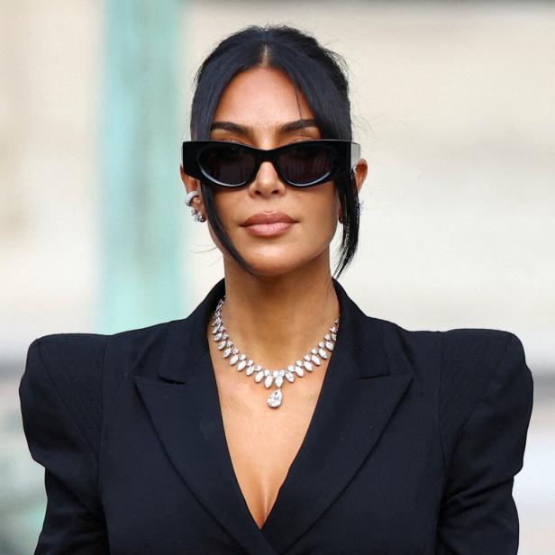 Kim Kardashian takes stand in Paris robbery trial