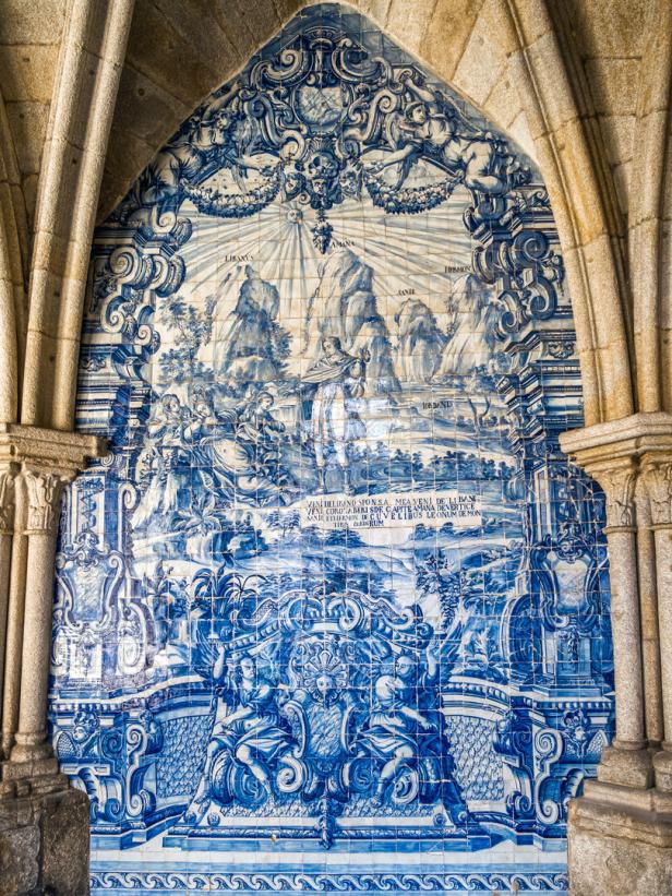 Dom Sé do Porto 46-215808333