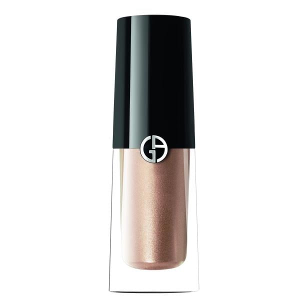 Flüssiger Lidschatten für einen spektakulären Glamour-Effekt