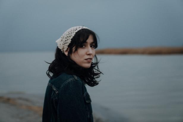 Das Alleinsein habe ihr geholfen, wieder Vertrauen in Menschen zu fassen: die österreichische Musikerin Oska.