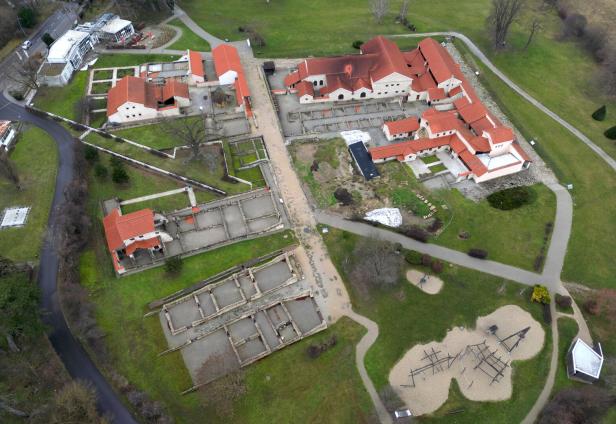 Dieses Bild zeigt Carnuntum aus der Vogelperspektive