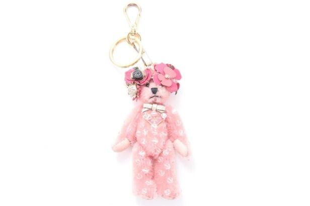 prada bär bag charm in rosa