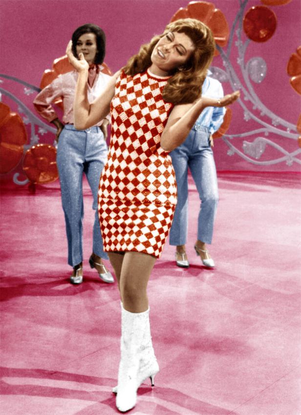 THE ED SULLIVAN SHOW, Nancy Sinatra, (Season 20, ep. 2008, aired Oct. 30, 1966), 1948-71. Courtesy Everett Collection !A