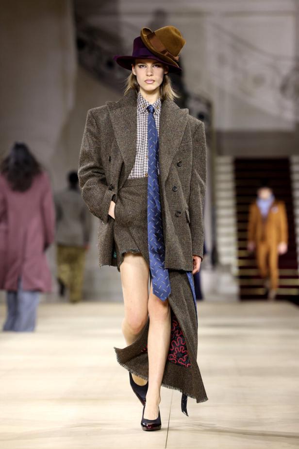 Vivienne Westwood: Runway - Paris Fashion Week - Womenswear Fall/Winter 2025-2026