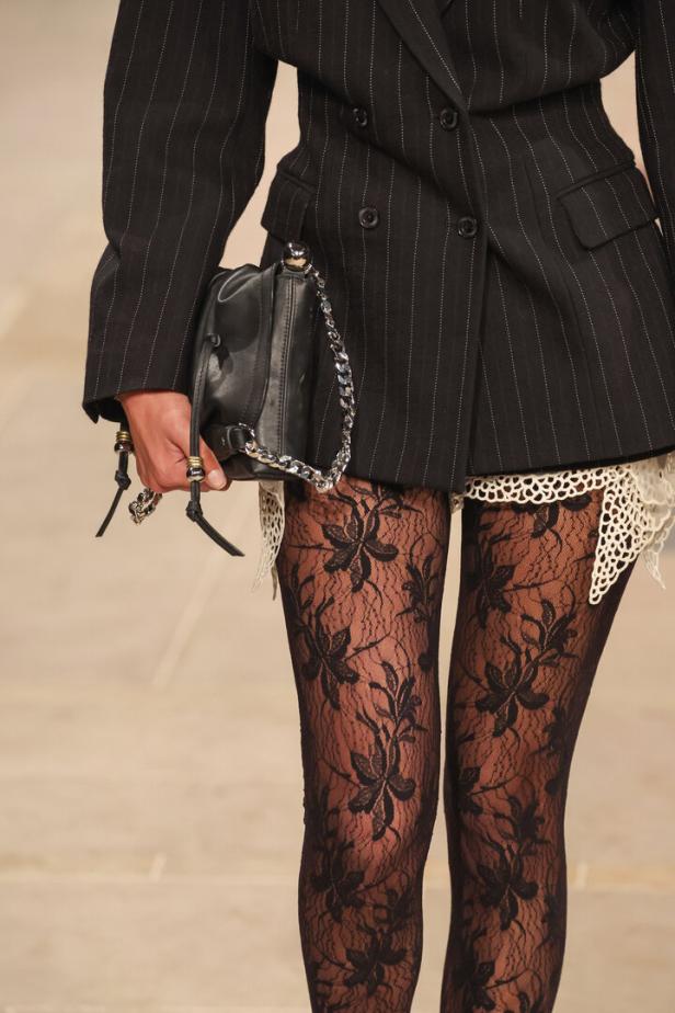 Isabel Marant: Runway - Paris Fashion Week - Womenswear Fall/Winter 2025-2026