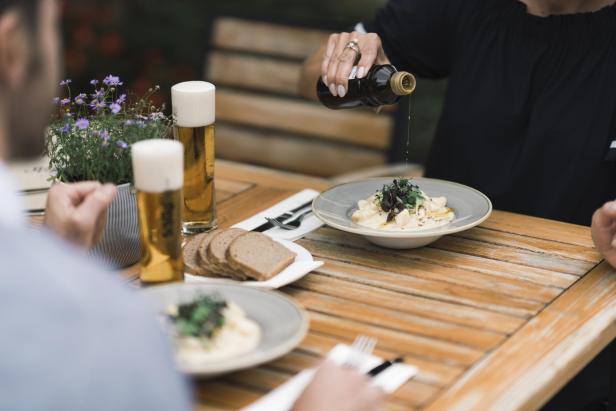 Erdäpfel mit Leinöl in einem Restaurant. Erdäpfel mit Leinöl in einem Restaurant.