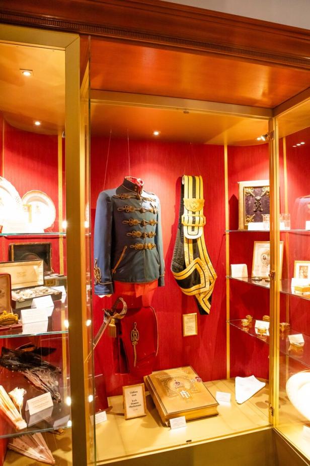 Uniform eines k. u. k. Husaren-Oberleutnants Uniform eines k. u. k. Husaren-Oberleutnants im Hotel Stefanie.